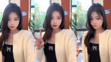 清纯小美女性爱视频流岀 完美颜值肤白如雪 床上骚浪口交肉棒 女上骑乘翘臀摇曳 无套狂插精液射嘴！